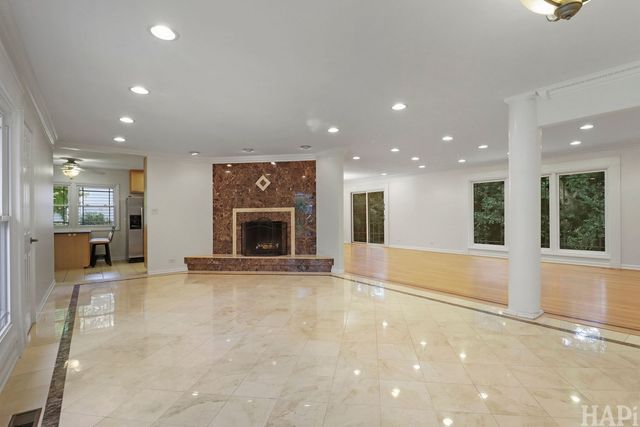 994 Commonwealth Court, Barrington, IL 60010