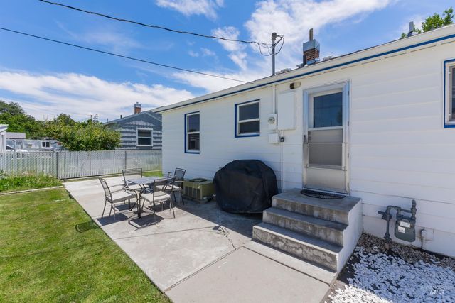 114 Sunnyside Dr, Caldwell, ID 83605