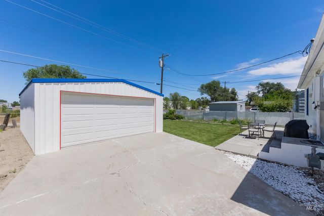 114 Sunnyside Dr, Caldwell, ID 83605