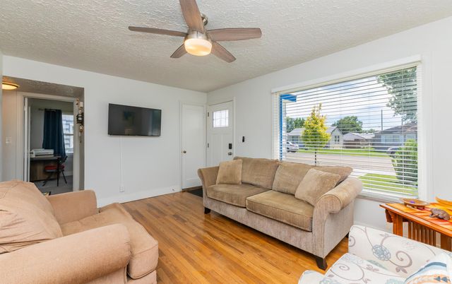 114 Sunnyside Dr, Caldwell, ID 83605
