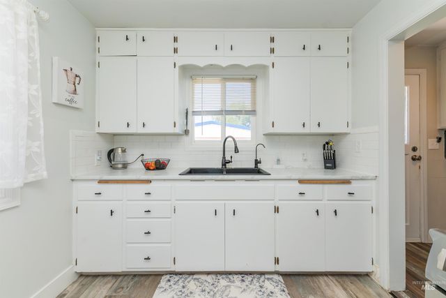 114 Sunnyside Dr, Caldwell, ID 83605