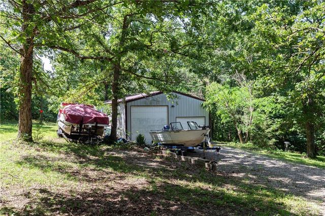 13200 Bell Island Road, Warsaw, MO 65355