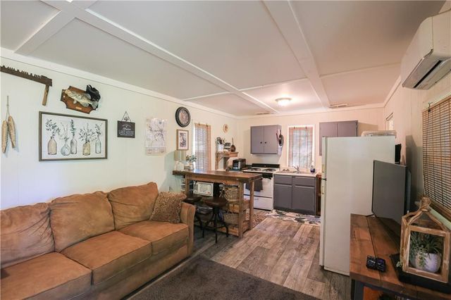13200 Bell Island Road, Warsaw, MO 65355