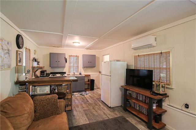 13200 Bell Island Road, Warsaw, MO 65355