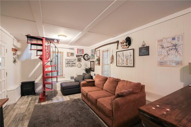 13200 Bell Island Road, Warsaw, MO 65355