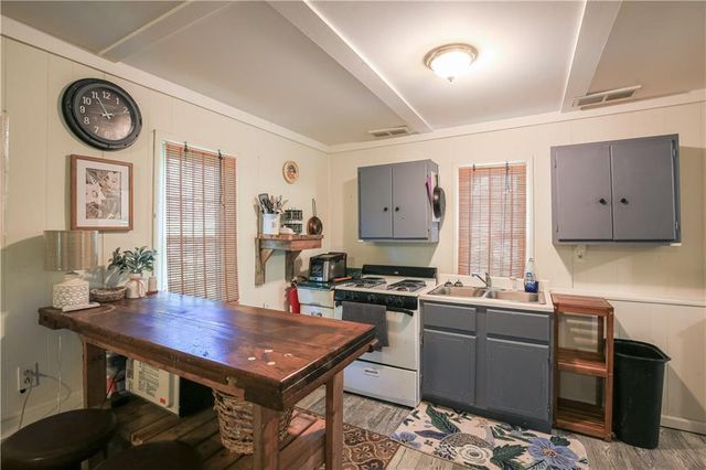 13200 Bell Island Road, Warsaw, MO 65355