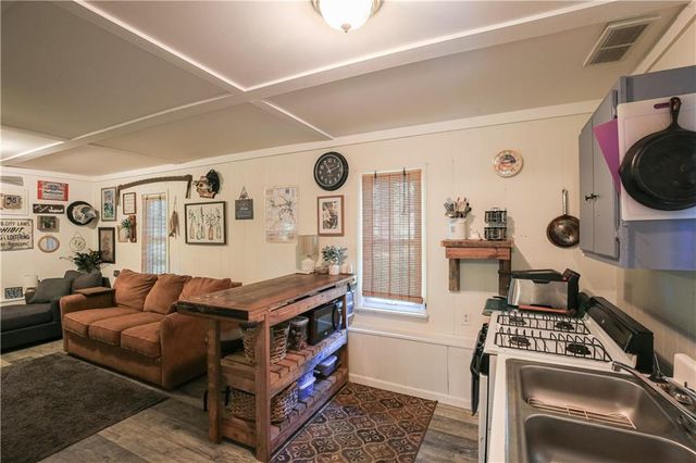 13200 Bell Island Road, Warsaw, MO 65355