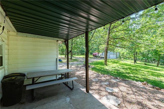 13200 Bell Island Road, Warsaw, MO 65355