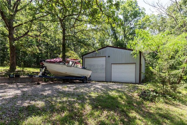 13200 Bell Island Road, Warsaw, MO 65355