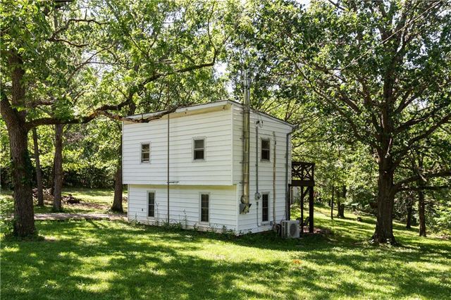 13200 Bell Island Road, Warsaw, MO 65355