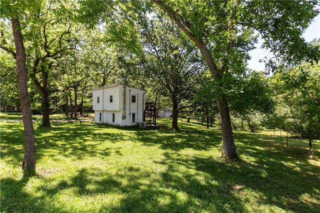 13200 Bell Island Road, Warsaw, MO 65355