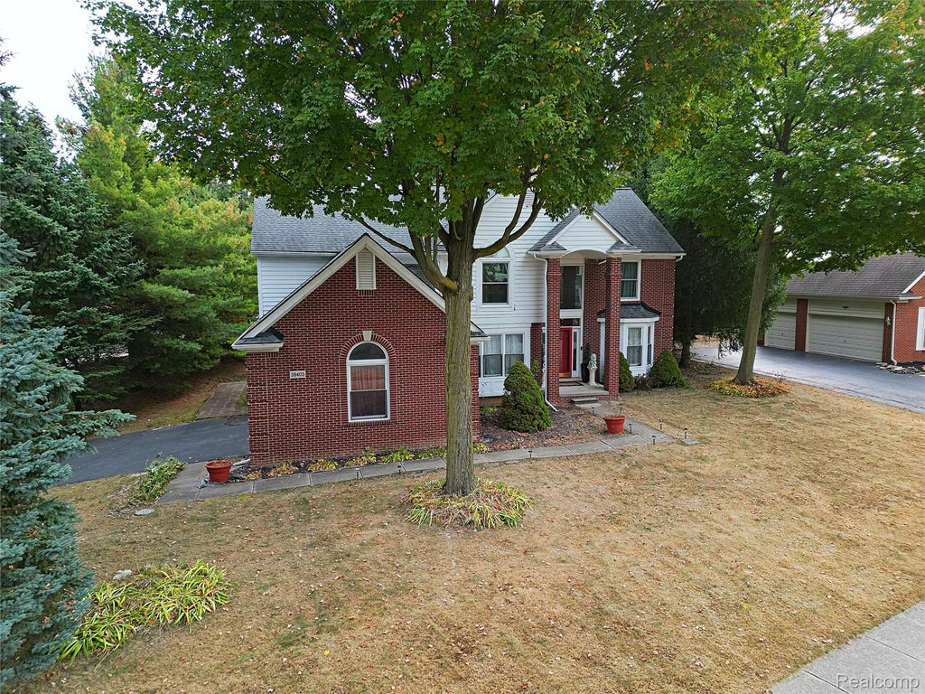 39405 Windsome Drive, Northville, MI 48167