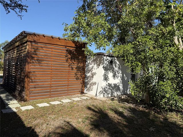 907 FRUITLAND AVENUE, Bradenton, FL 34207