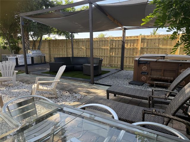 907 FRUITLAND AVENUE, Bradenton, FL 34207