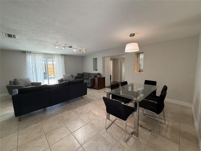 907 FRUITLAND AVENUE, Bradenton, FL 34207