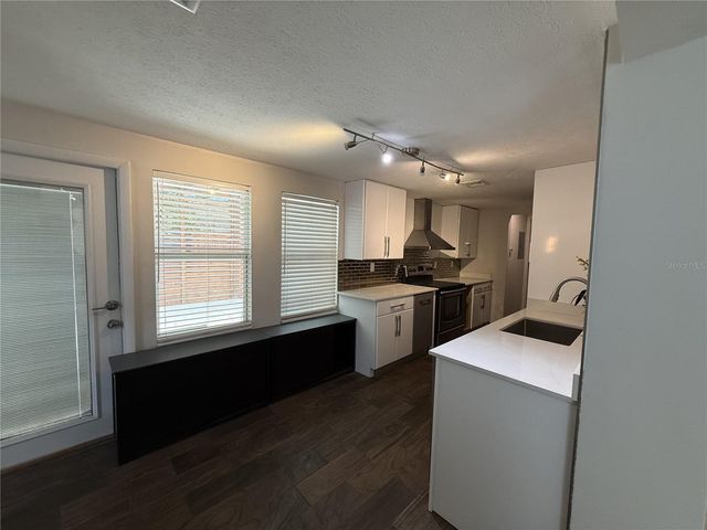 907 FRUITLAND AVENUE, Bradenton, FL 34207