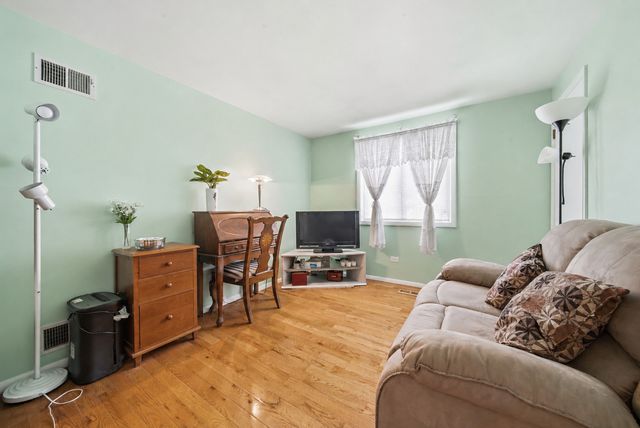 865 Oxford Place 865, Wheeling, IL 60090