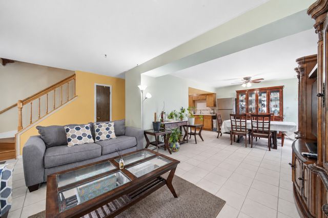 865 Oxford Place 865, Wheeling, IL 60090
