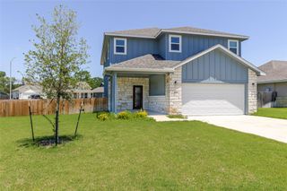 112 Callie ST, Smithville, TX 78957