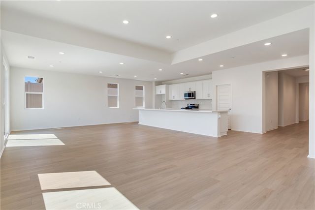 9051 Carson Avenue, Hesperia, CA 92344