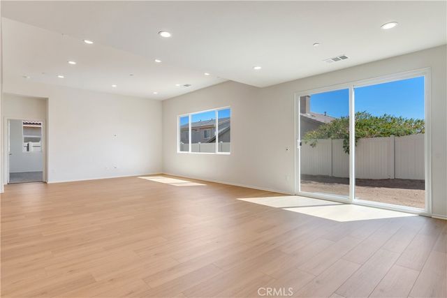 9051 Carson Avenue, Hesperia, CA 92344