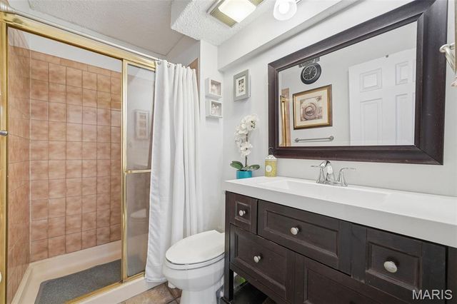 1056 Driftwood Trails Drive, Florissant, MO 63031
