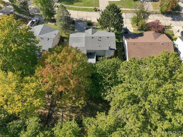 1056 Driftwood Trails Drive, Florissant, MO 63031