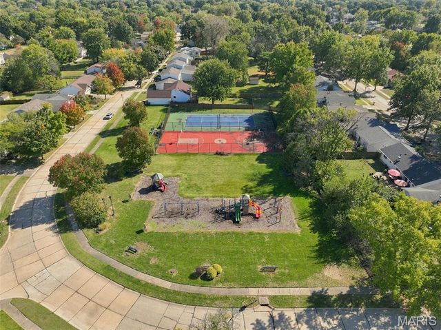 1056 Driftwood Trails Drive, Florissant, MO 63031