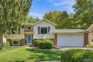 1056 Driftwood Trails Drive, Florissant, MO 63031