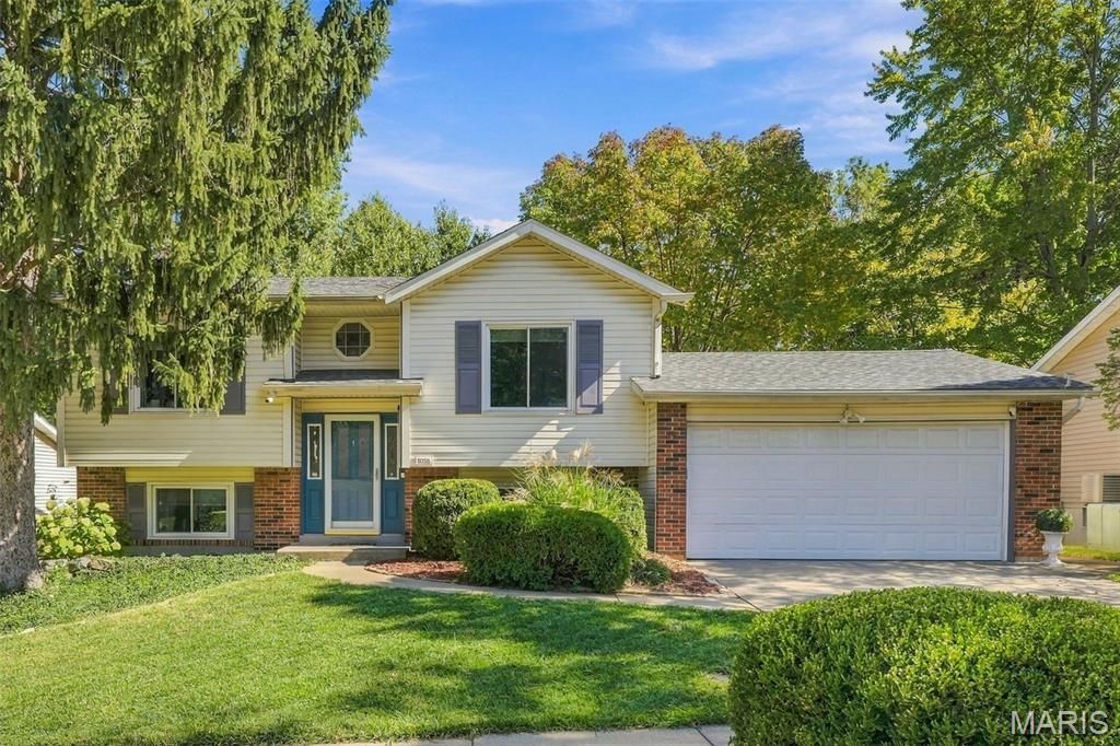1056 Driftwood Trails Drive, Florissant, MO 63031