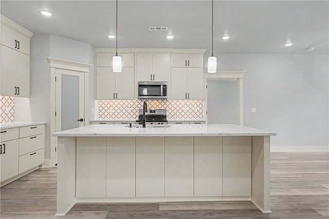 5 Bytham Circle, Bella Vista, AR 72714