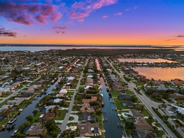 5122 SW 3rd Ave, Cape Coral, FL 33914