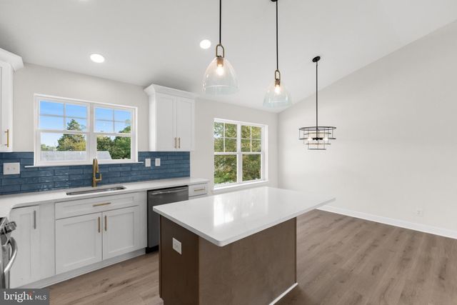 189 MONMOUTH AVE, West Deptford, NJ 08086