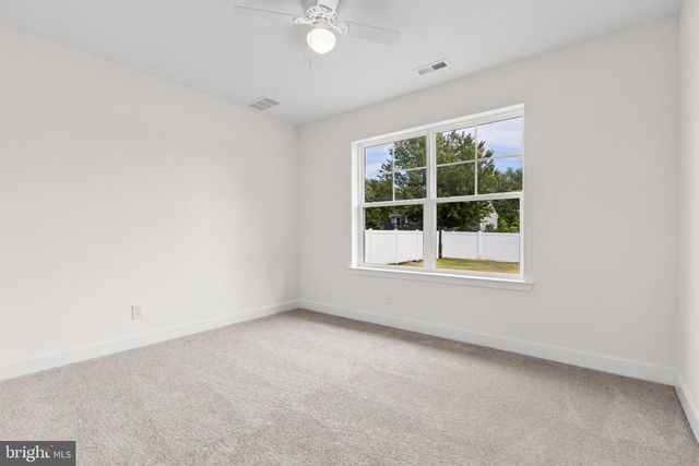 189 MONMOUTH AVE, West Deptford, NJ 08086