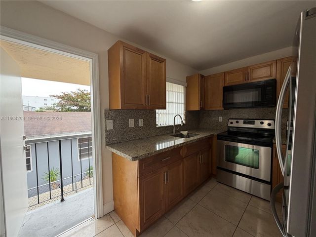 6085 W Flagler St 0, Miami, FL 33144