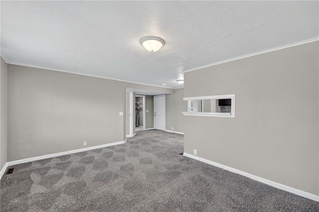 6252 Lathrop Avenue, Kansas City, KS 66104