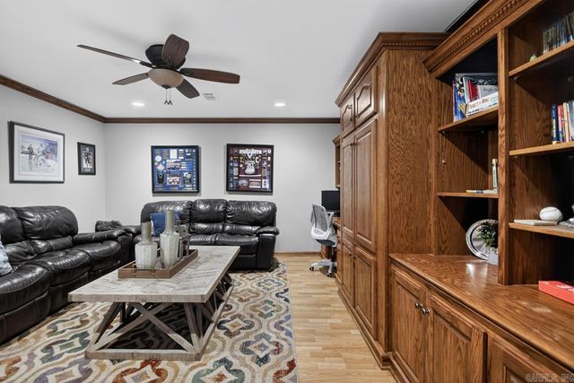 1145 Cambridge Circle, Benton, AR 72019
