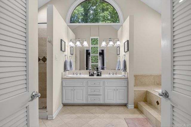 1145 Cambridge Circle, Benton, AR 72019