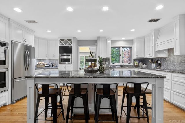 1145 Cambridge Circle, Benton, AR 72019