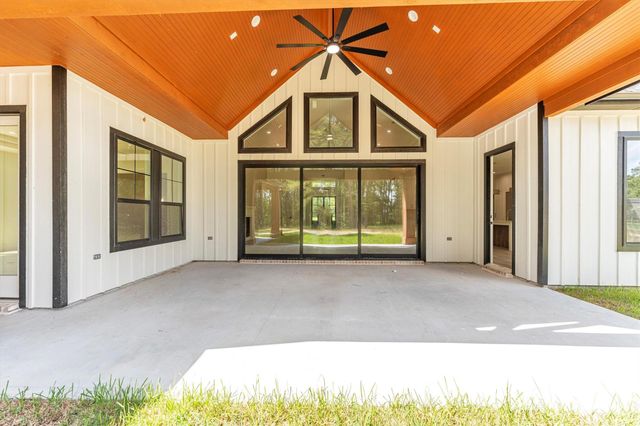 10075 Leonidas Horton Road, Conroe, TX 77304