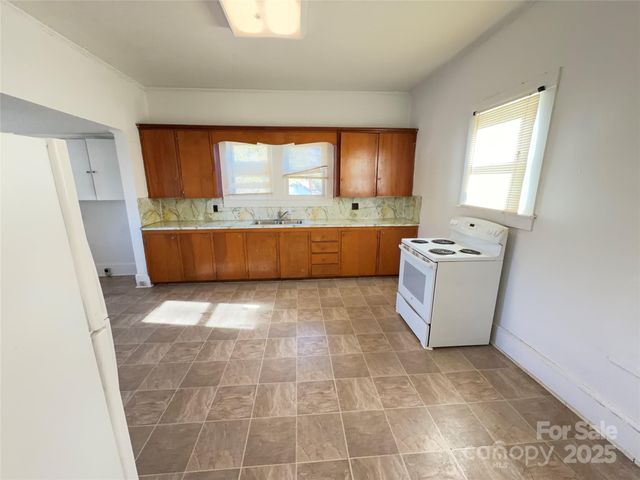 624 N Juniper Avenue, Kannapolis, NC 28081