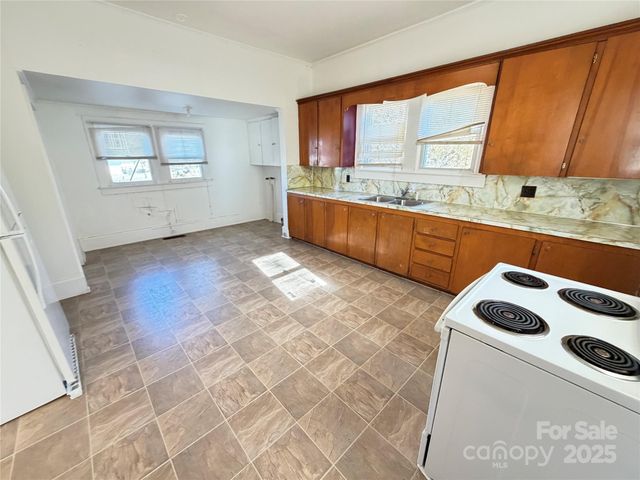 624 N Juniper Avenue, Kannapolis, NC 28081