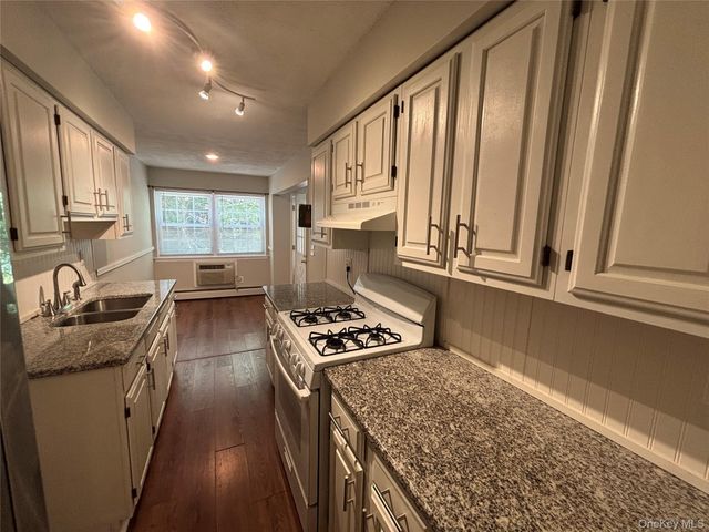 6 Colonial Road 80, Beacon, NY 12508