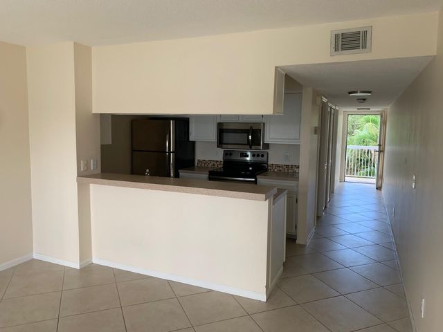 293 Cypress Point Drive 293, Palm Beach Gardens, FL 33418