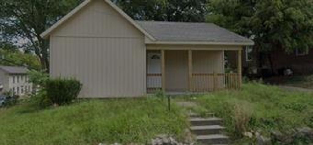 16 N Jefferson Street, Carrollton, MO 64633