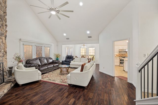 605 Woodway Lane, Richardson, TX 75081