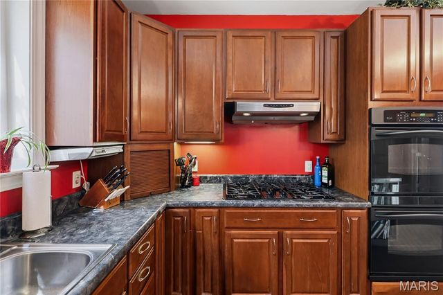 6023 Maple Avenue, St Louis, MO 63112