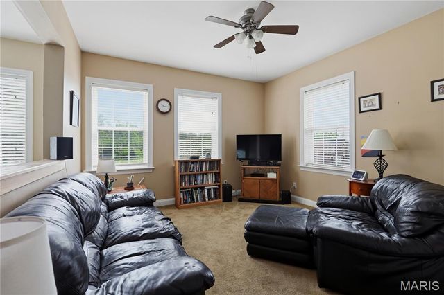 6023 Maple Avenue, St Louis, MO 63112