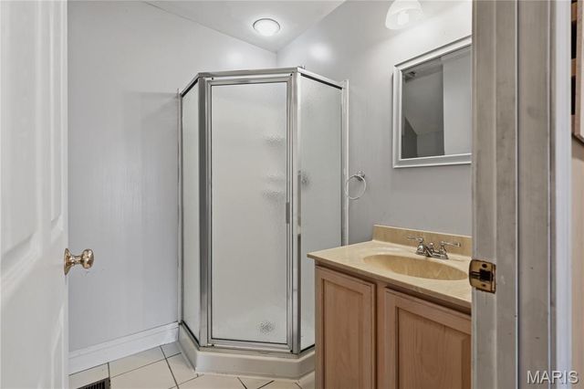 6023 Maple Avenue, St Louis, MO 63112