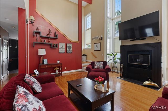 6023 Maple Avenue, St Louis, MO 63112